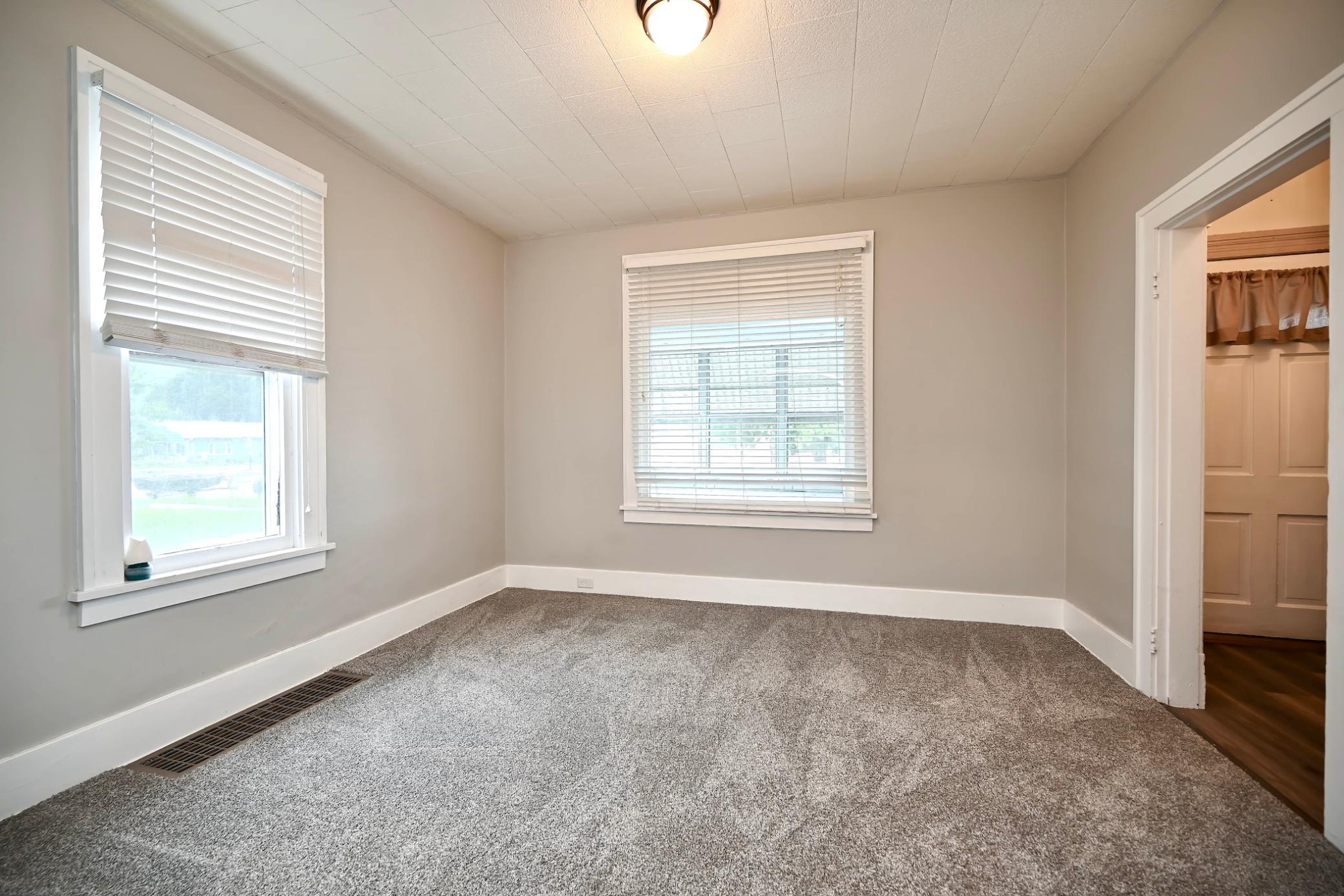 2 Living Room I.jpg