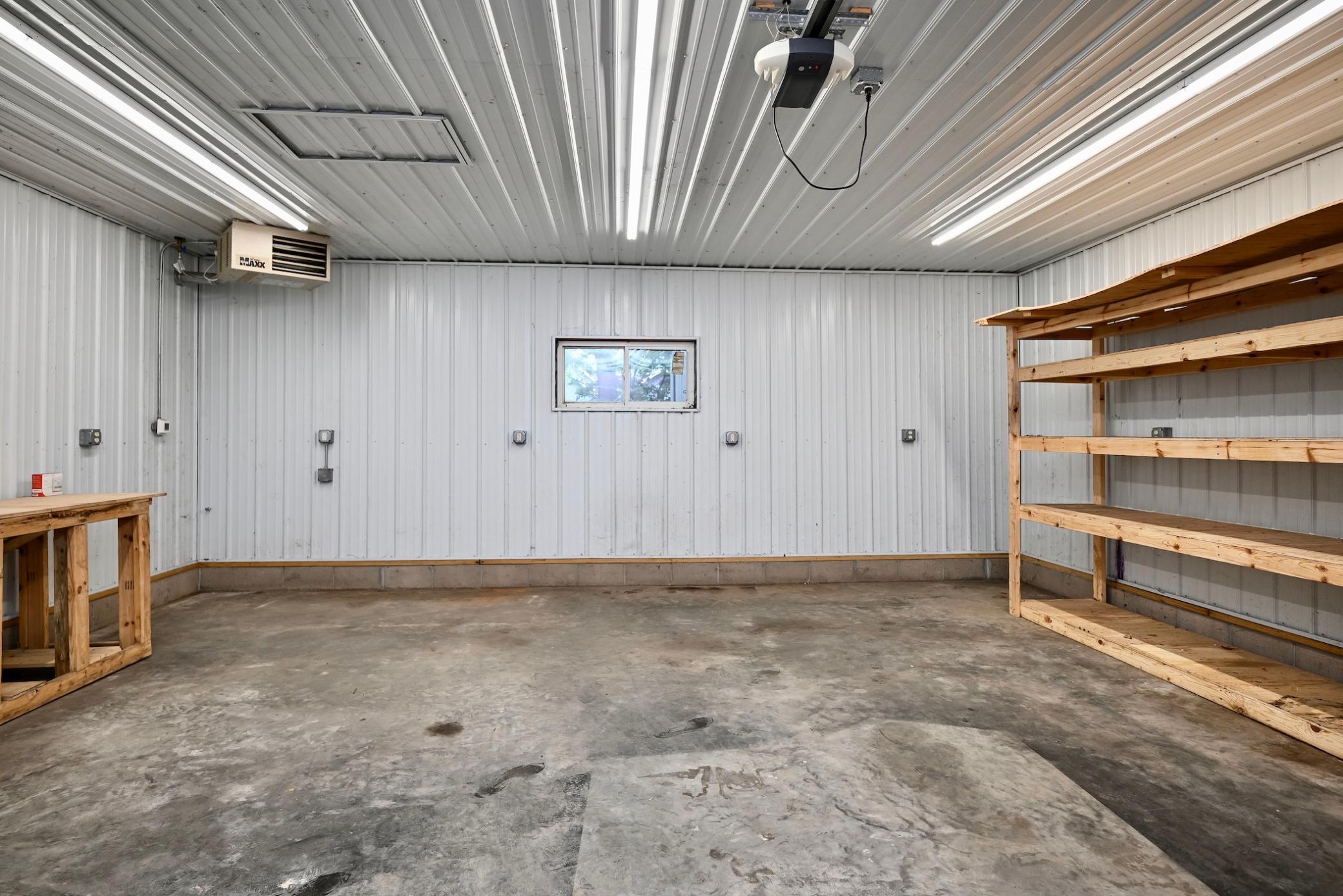 21 Garage Interior.jpg