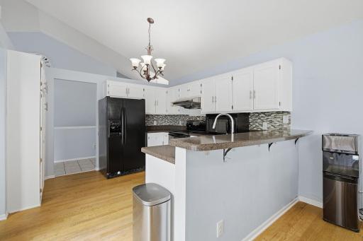 25-web-or-mls-4301_144th_St_Savage_MN_024.jpg