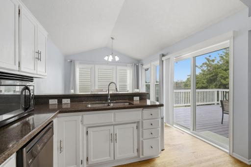 24-web-or-mls-4301_144th_St_Savage_MN_023.jpg