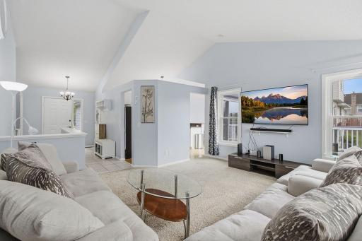 30-web-or-mls-4301_144th_St_Savage_MN_029.jpg