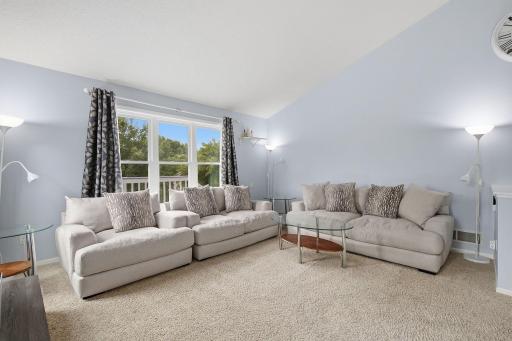 29-web-or-mls-4301_144th_St_Savage_MN_028.jpg