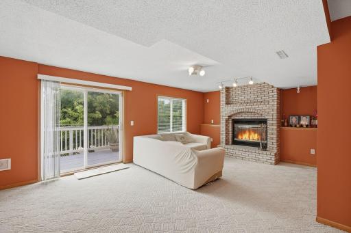 43-web-or-mls-4301_144th_St_Savage_MN_044.jpg