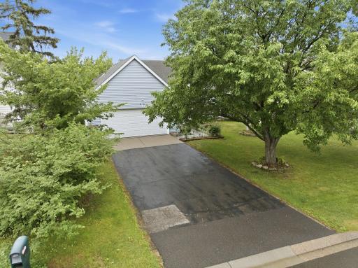 7-web-or-mls-4301_144th_St_Savage_MN_001.jpg