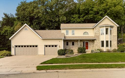 1321 Woodland Drive SW, Rochester, MN 55902