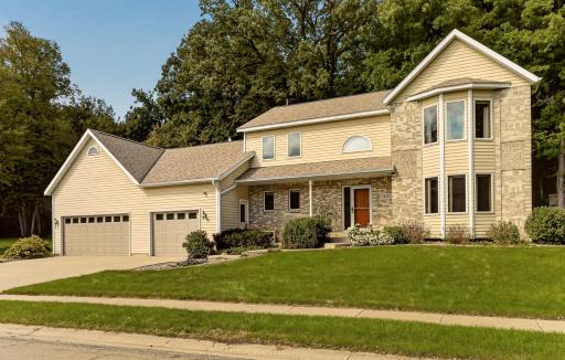 1321 Woodland Drive SW, Rochester, MN 55902
