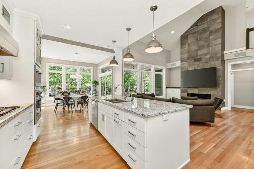 933 Fox Valley Place SW, Rochester, MN 55902