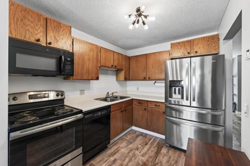 4464 Mccoll Drive, Savage, MN 55378