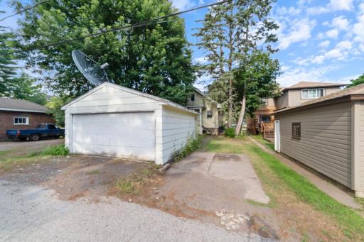 915 Grandview Avenue, Duluth, MN 55812