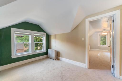915 Grandview Avenue, Duluth, MN 55812