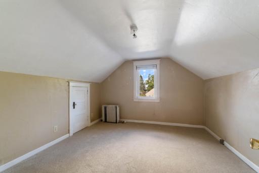 915 Grandview Avenue, Duluth, MN 55812