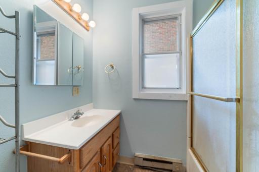 915 Grandview Avenue, Duluth, MN 55812