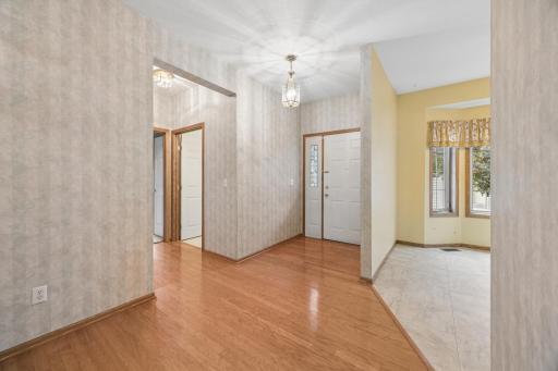 2282 Stephani Court, Saint Paul, MN 55117