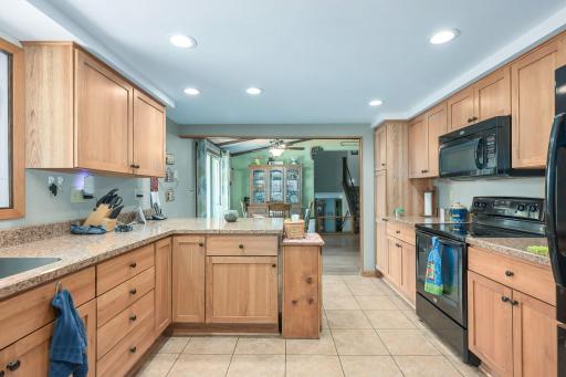 67-web-or-mls-1292 Cty Rd H Interior8.jpeg