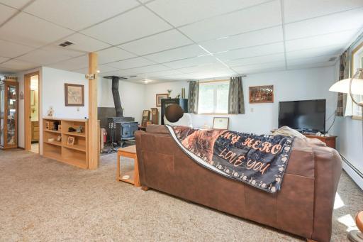 94-web-or-mls-1292 Cty Rd H Interior35.jpeg