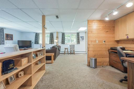 95-web-or-mls-1292 Cty Rd H Interior36.jpeg