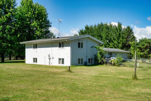 33-web-or-mls-1292 Cty Rd H Exterior-13.jpeg