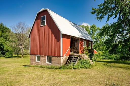 43-web-or-mls-1292 Cty Rd H Exterior-23.jpeg