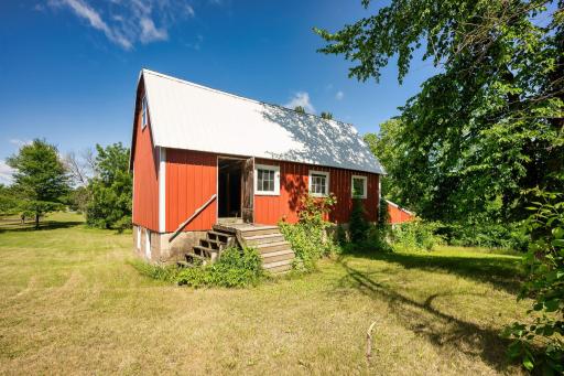 44-web-or-mls-1292 Cty Rd H Exterior-24.jpeg