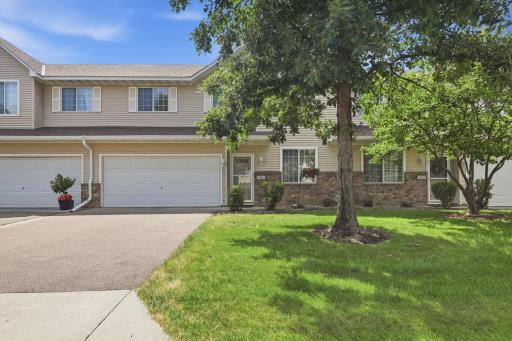 3176 Juniper Lane, #E: Welcome home to this attractive and spacious town home in a well-managed conveniently located development!