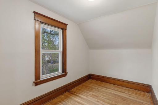 1302 Hewitt Avenue, Saint Paul, MN 55104