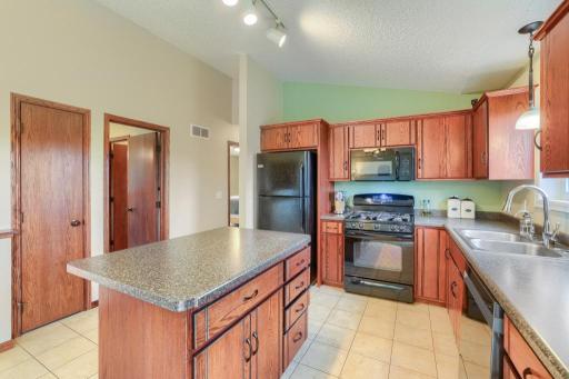 749 Pleasant Ave - MLS Sized - 017 - 11 Kitchen.jpg