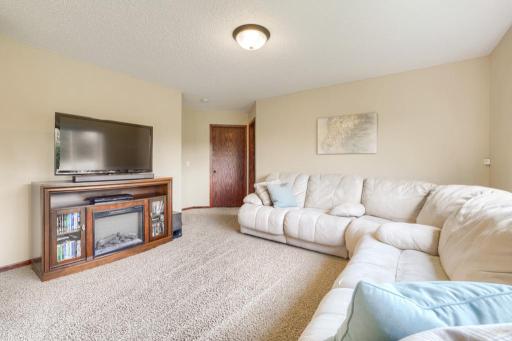 749 Pleasant Ave - MLS Sized - 019 - 13 Family Room.jpg