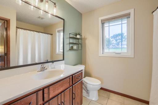 749 Pleasant Ave - MLS Sized - 025 - 19 Primary Bathroom.jpg
