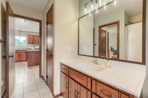 749 Pleasant Ave - MLS Sized - 026 - 20 Primary Bathroom.jpg
