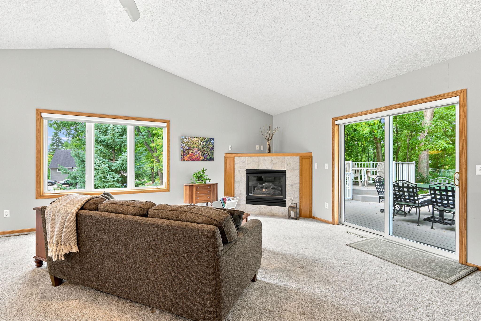 Abundant natural light with western exposure.