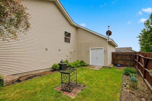 808 Cologne Lane, Waverly, MN 55390