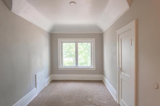 188 Wyoming Street E, Saint Paul, MN 55107