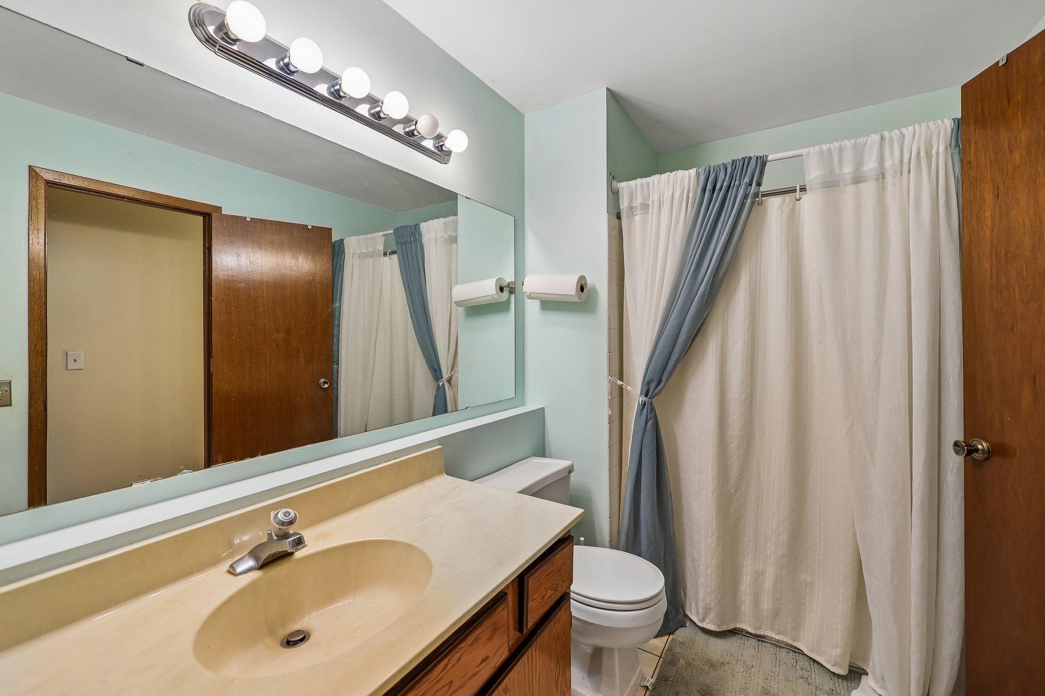 Upper Bathroom
