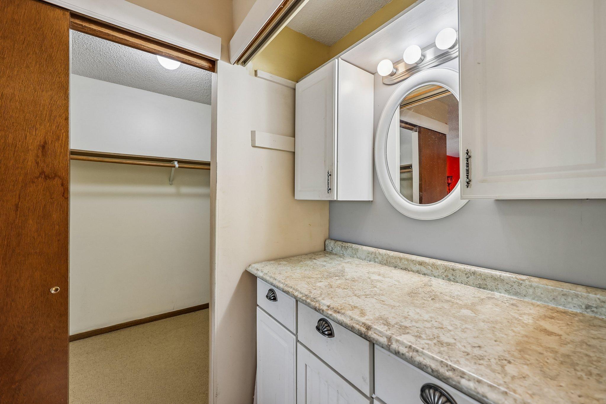 Walk-in Closet