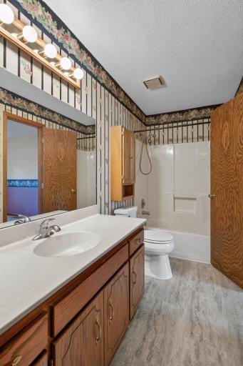 10770 Linwood Forest Drive, Champlin, MN 55316