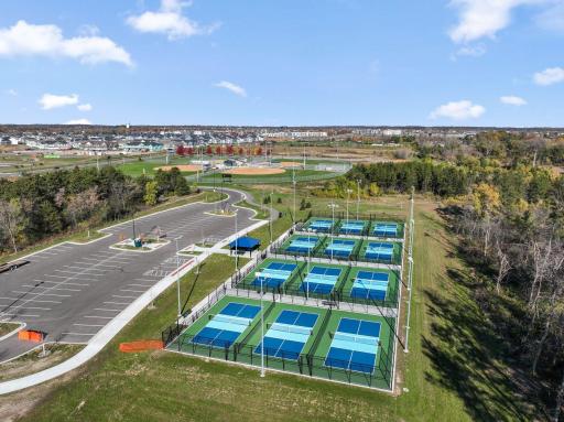 Nearby pickleball courts