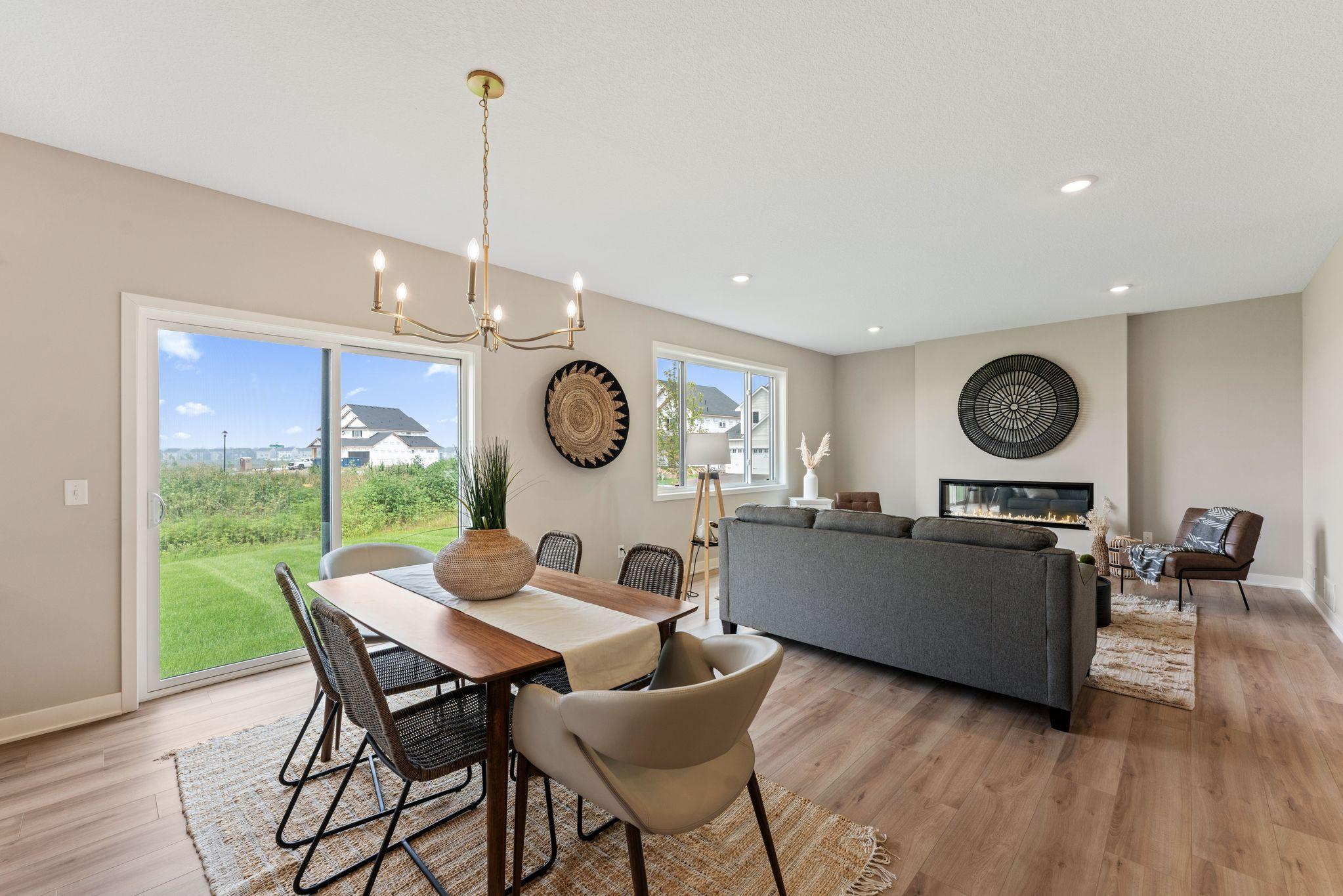 Dining room between kitchen and family room