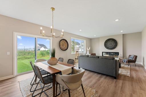 Dining room between kitchen and family room