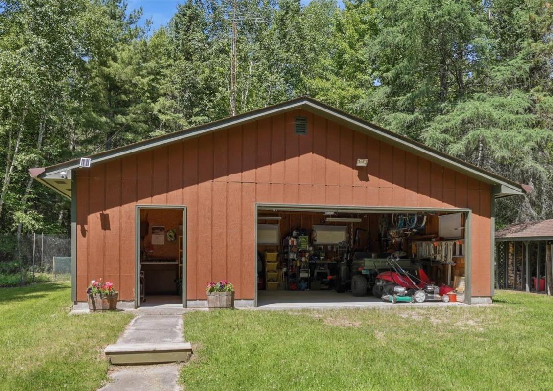 2 stall garage with workshop