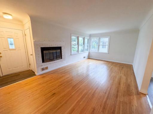 1587 Hudson Road, Saint Paul, MN 55106