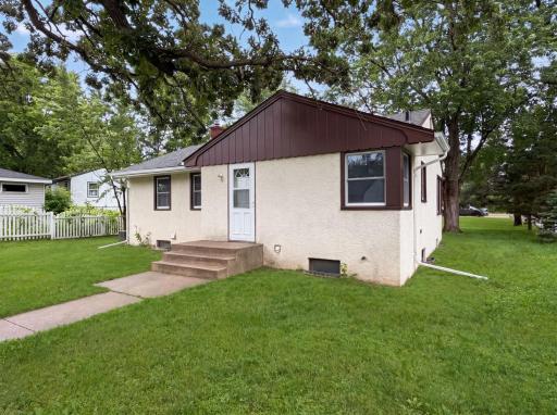 1587 Hudson Road, Saint Paul, MN 55106