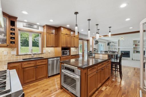 3730 Urbandale Lane N, Plymouth, MN 55446