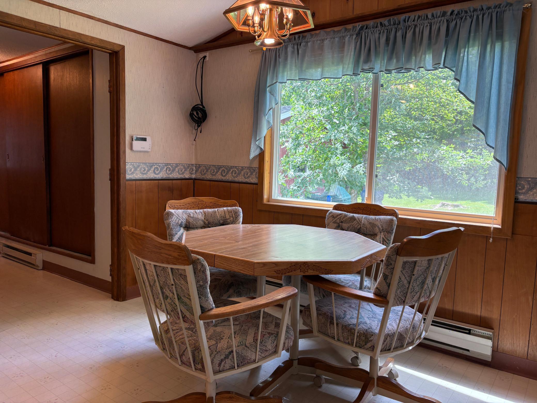 Dining Area.JPG