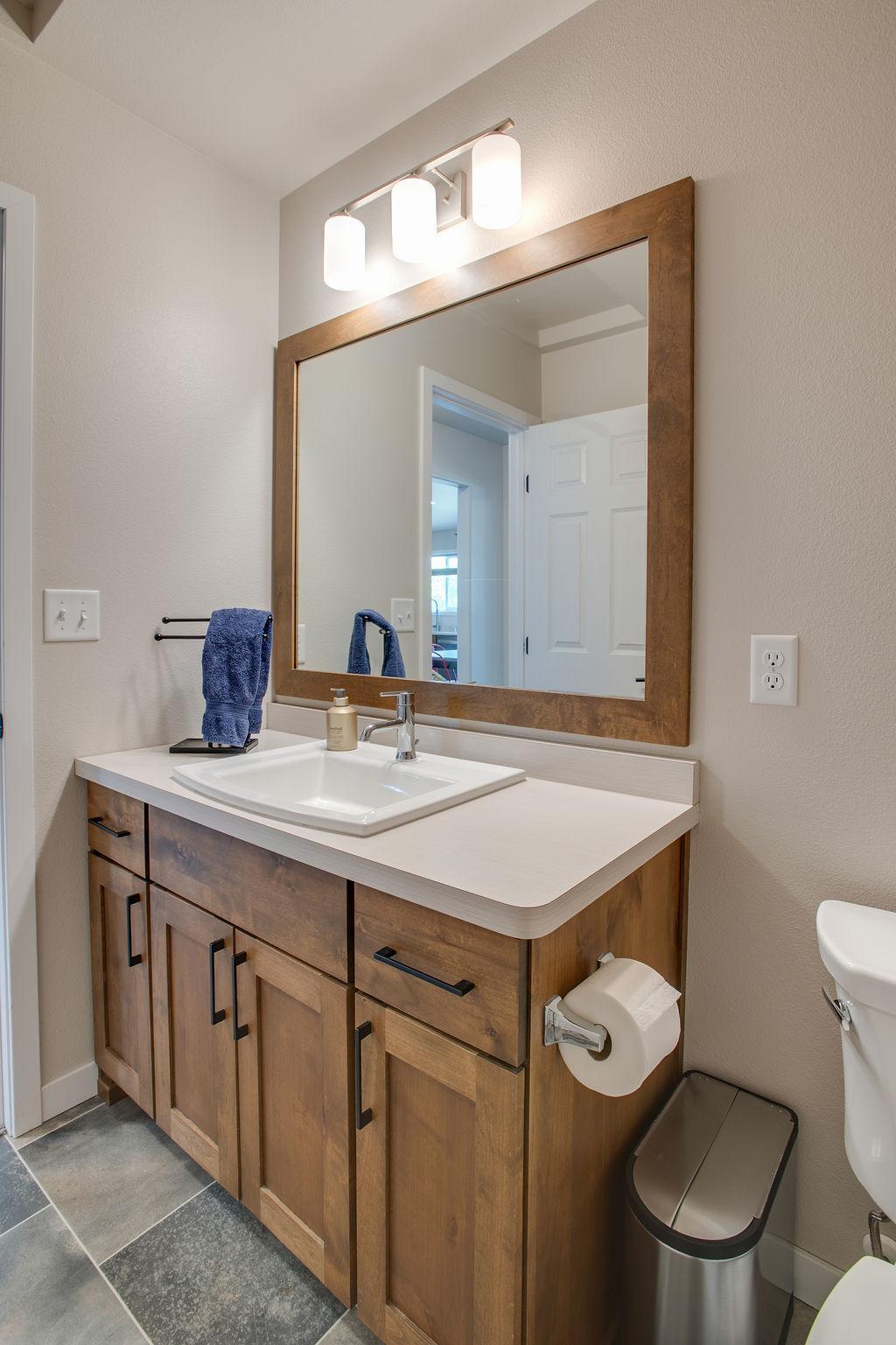2nd upper level bath