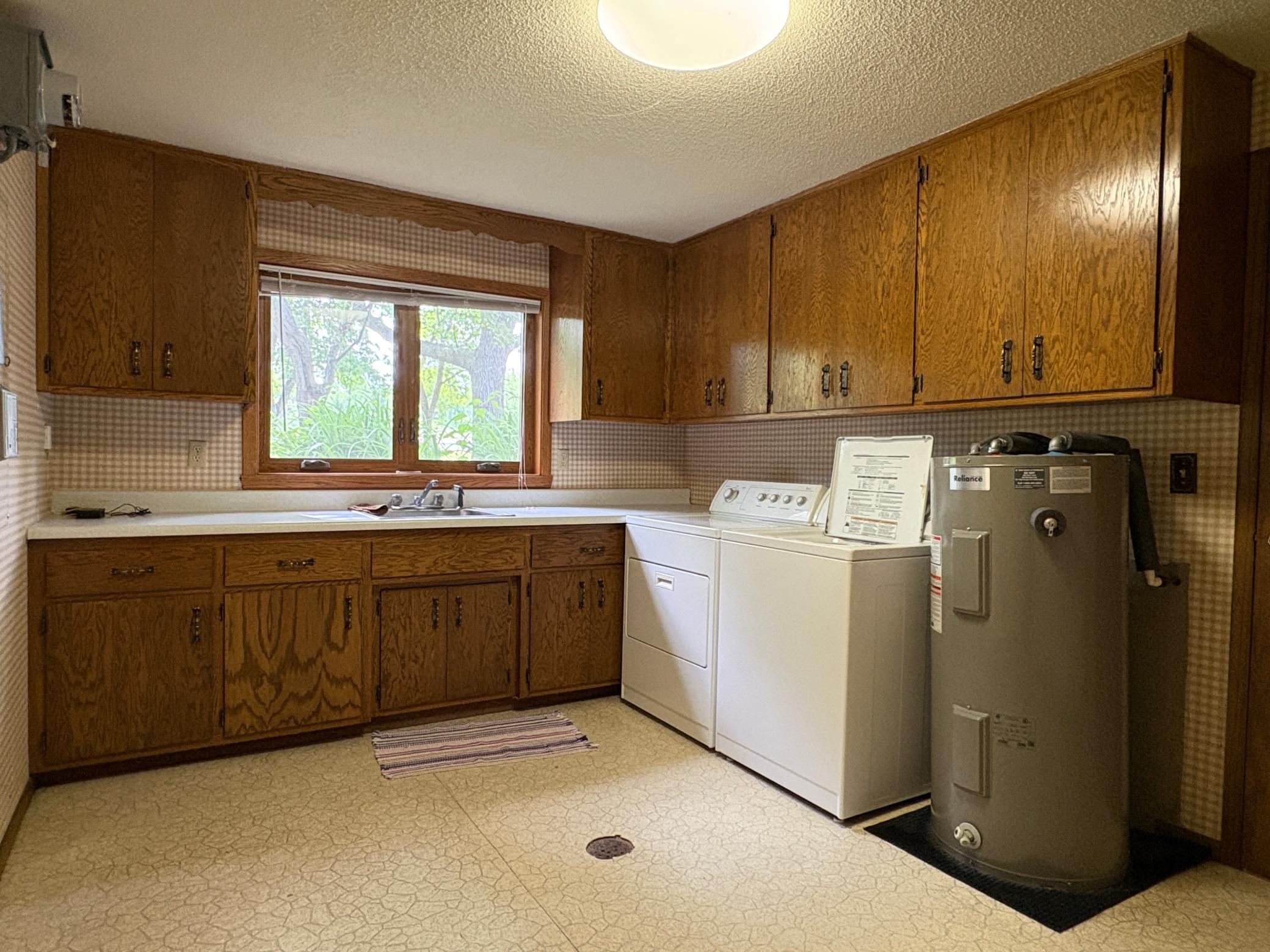 Lower Level Laundry Room.JPG