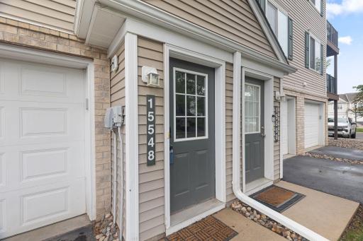 Awesome location in the heart of Apple Valley!!! Walk to everything!!