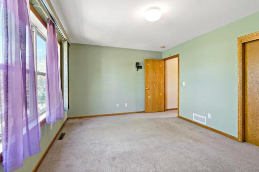 612 1st Avenue NW, Osseo, MN 55369