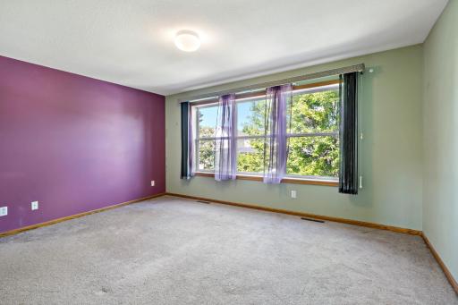 Main Bedroom - Upper Level - South and West exposure