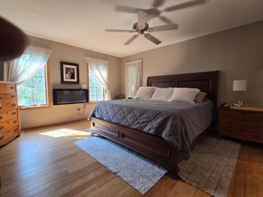 The entire home has lots of hardwood floor coverings!