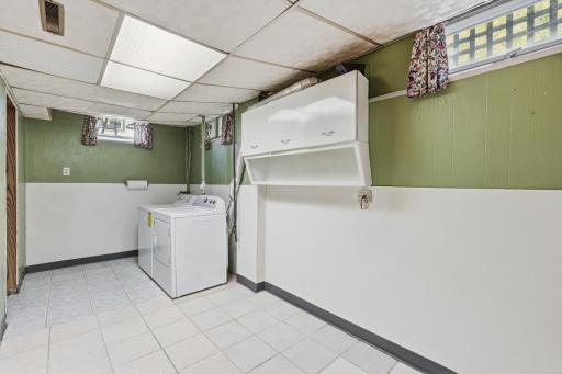 1482 Case Avenue, Saint Paul, MN 55106